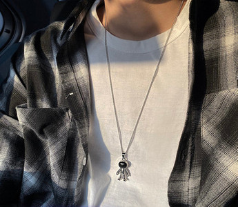 Vīriešu ķēdīte ar - kulonu