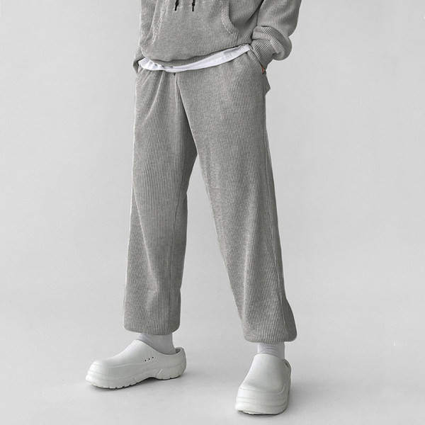 Vyriška apačia su kišenėmis