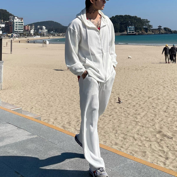 Sporta apakšdaļa ar kabatām - baltā un melnā krāsā