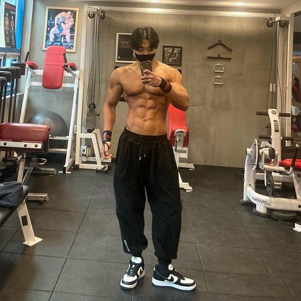 Férfi nadrág gumival és zsebbel