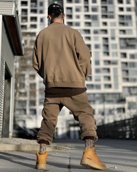 Sporta vīriešu bikses plats modelis