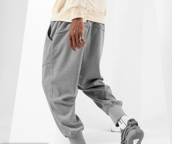 Sporta bikses ar kabatu un šņorēm