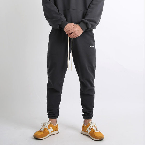 Vīriešu elastīgās bikses ar mežģīnēm sporta modelis