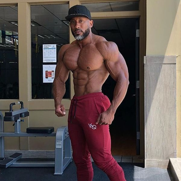 Jauna modeļa vīriešu apakšveļa ar mežģīnēm