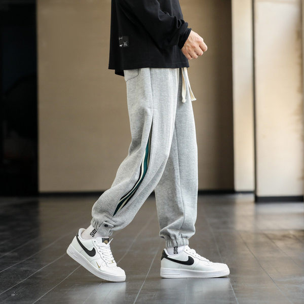 Sportos férfi nadrág - szegéllyel