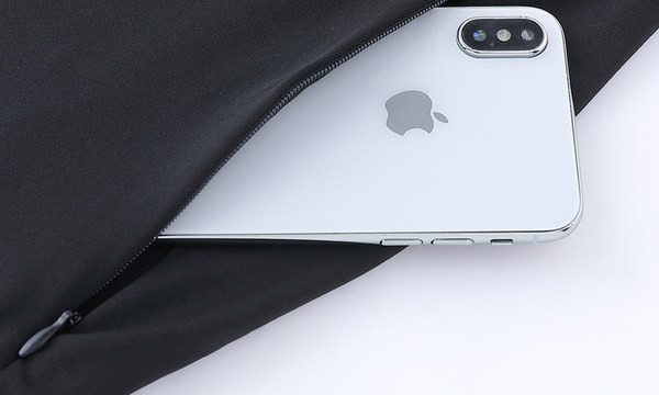 Tīrs vīriešu sporta bikšu modelis ar kabatu