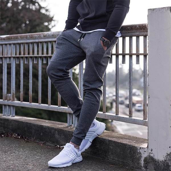 Sportmodell nadrág - fűzővel és zsebbel