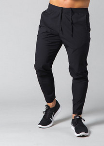 Tīras bikses ar šņorēm un kabatu