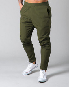 Tīras bikses ar šņorēm un kabatu