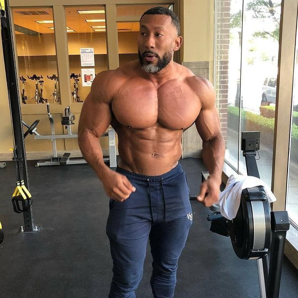 Pieguļoša modeļa vīriešu sporta bikses ar šņorēm