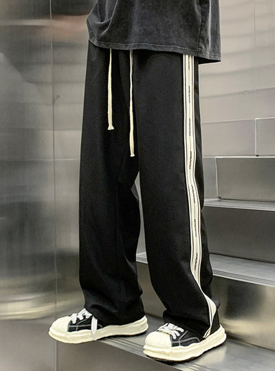 Sportiskas vīriešu apakšbikses ar apmalēm