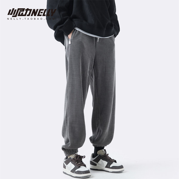 Ανδρικό κοτλέ παντελόνι με σχέδιο φαρδύ τσέπη