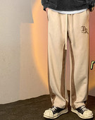 Férfi hétköznapi nadrág zsebekkel - egyenes modell