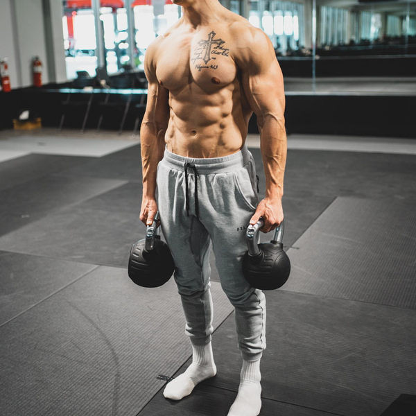 Sportnadrág zsebbel és fűzővel