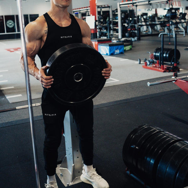 Sportnadrág zsebbel és fűzővel