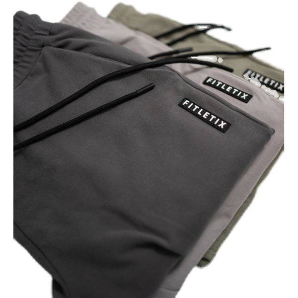 Férfi sportnadrág fűzővel és zsebben vékony modellel