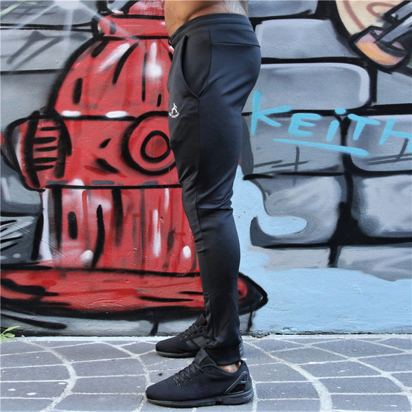 Férfi nadrág fűzővel, különböző színekben