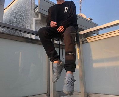 Muške hlače s natpisom