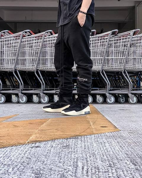 Muške hlače s natpisom