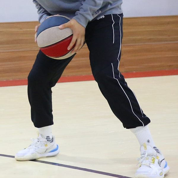 Ανδρικό παντελόνι με αθλητικό μοντέλο τσέπη