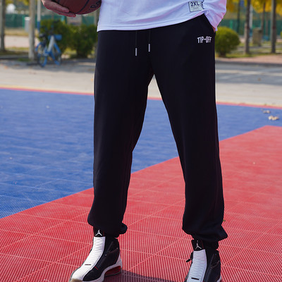 Sporta modeļa vīriešu bikses ar šņorēm un kabatu