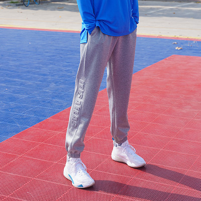 Sporta modeļa vīriešu bikses ar šņorēm un kabatu