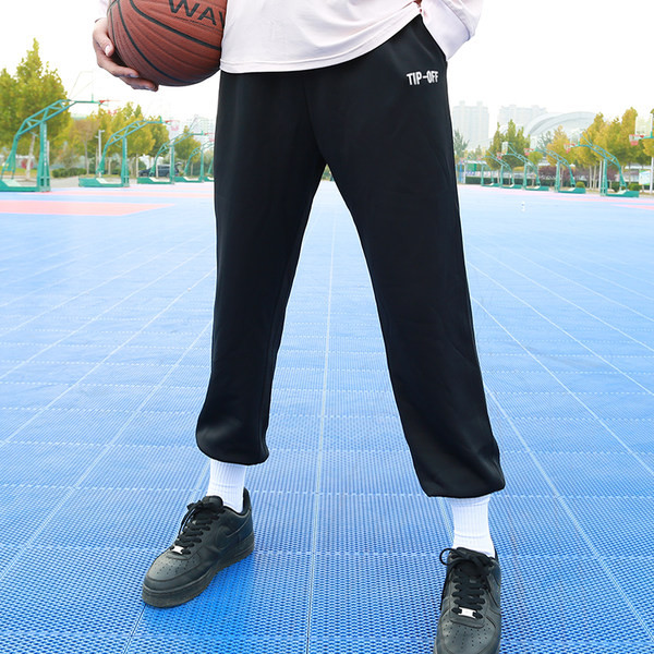 Sporta modeļa vīriešu bikses ar šņorēm un kabatu