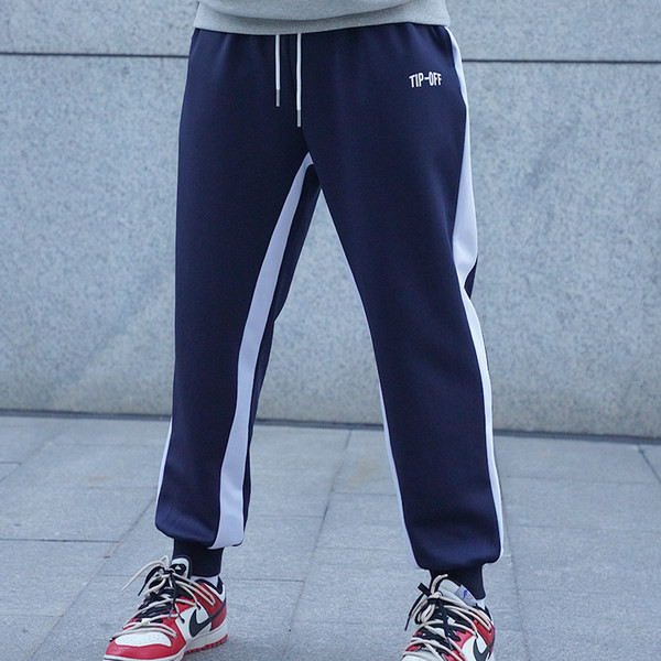 Férfi nadrág szegéllyel