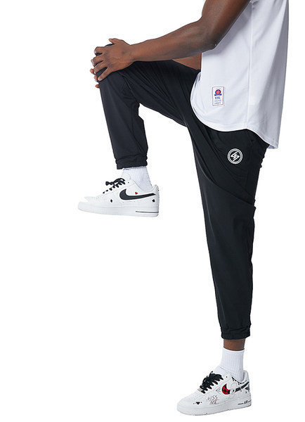 Sportske muške hlače u crnoj i sivoj boji