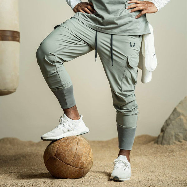 Férfi zsebes sportnadrág