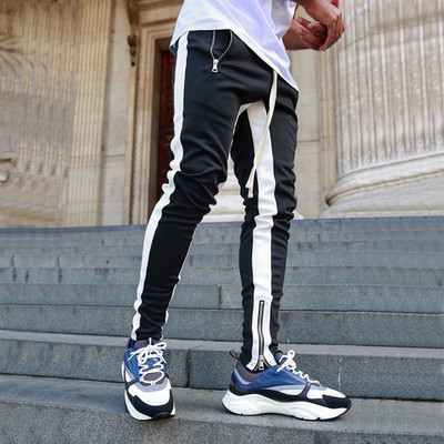 Muške sportske hlače sa šarenim motivima