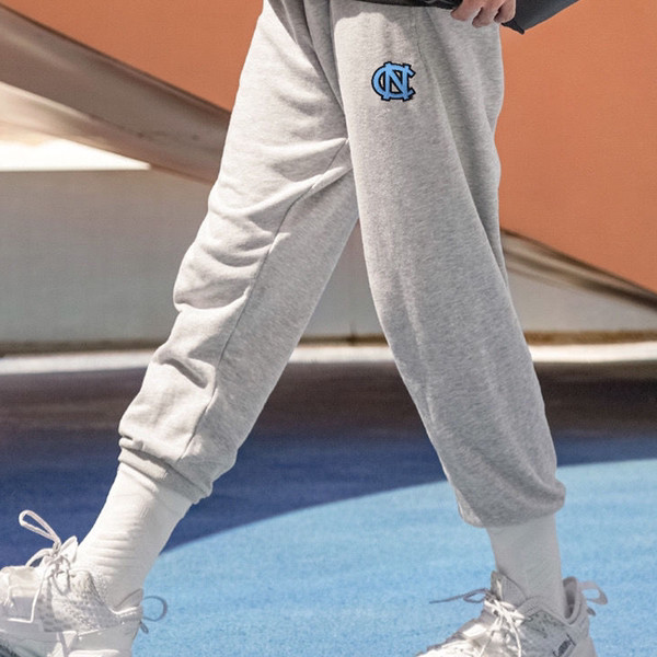 Új modell sportnadrág két modell hímzéssel és fűzővel