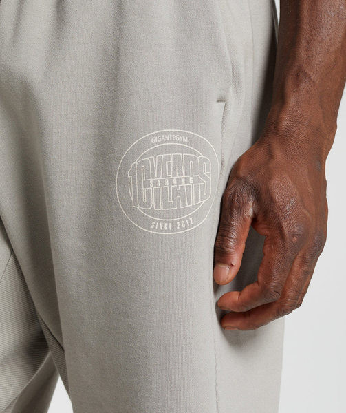 Letisztult modell alkalmi sportnadrág zsebbel férfiaknak