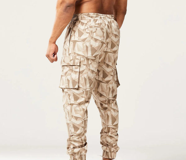 Trijų spalvų vyriškos kamufliažinės kelnės