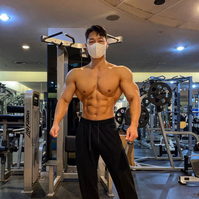 Tiszta melegítőnadrág zsebbel