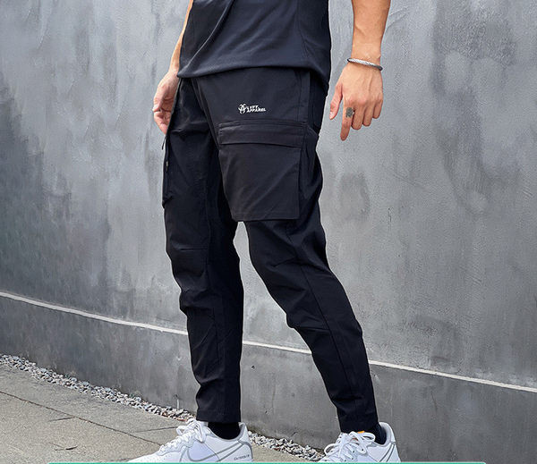 Muške hlače sa sportskim modelom džepa