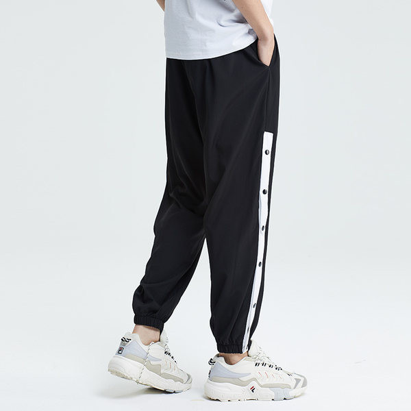 Ανδρικό παντελόνι με κουμπιά και μπορντούρα