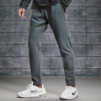 Мъжки спортен панталон- с джоб и връзки