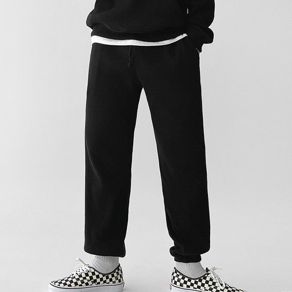 Φαρδύ αθλητικό παντελόνι με τσέπη για άνδρες