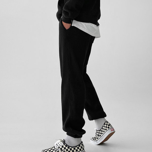 Φαρδύ αθλητικό παντελόνι με τσέπη για άνδρες