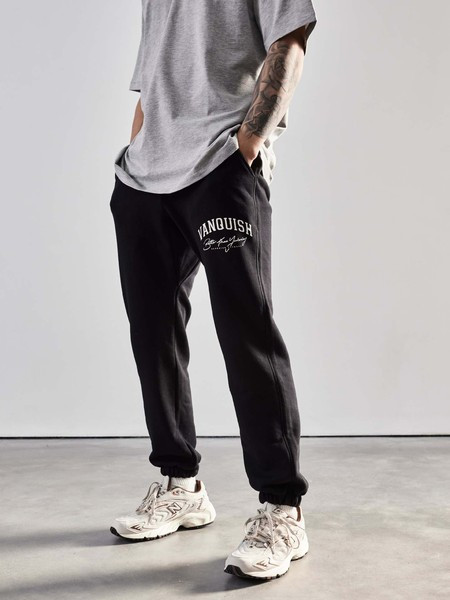 Férfi alsók felirattal