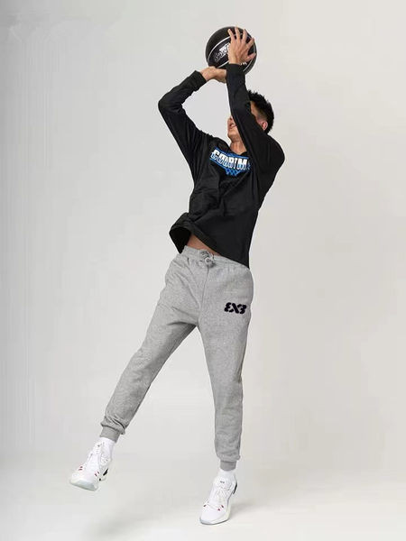 Férfi őszi-téli sportnadrág hímzett felirattal és meleg béléssel