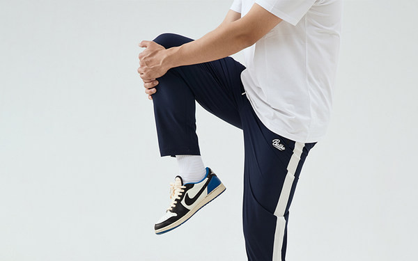 Ikdienas sporta bikses ar šņorēm un šņorēm