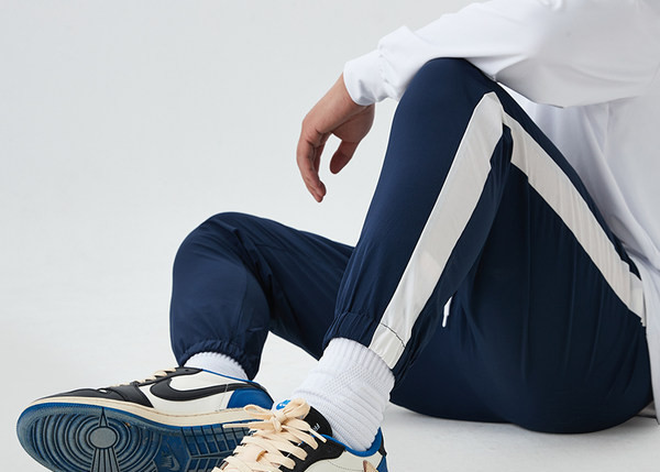 Ikdienas sporta bikses ar šņorēm un šņorēm