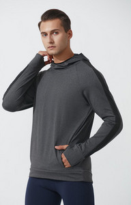 Vyriškas vilnos sportinio modelio megztinis su gobtuvu