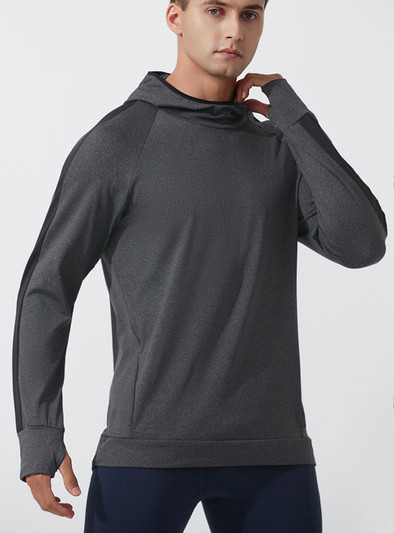 Vyriškas vilnos sportinio modelio megztinis su gobtuvu