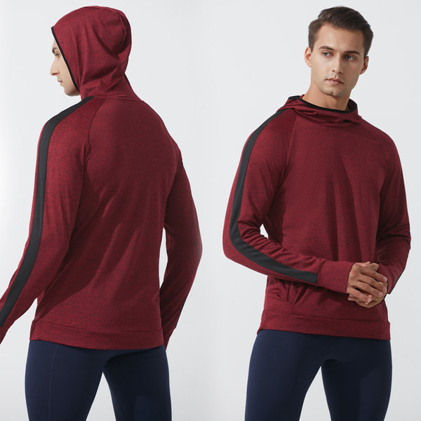 Vyriškas vilnos sportinio modelio megztinis su gobtuvu