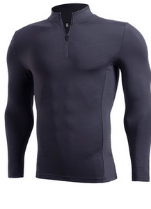 Testhezálló, párnázott férfi cipzáras blúz