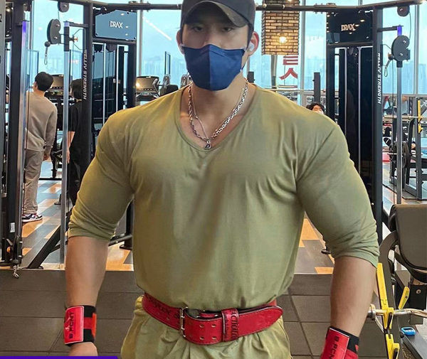 Vīriešu sporta blūze trīs krāsās