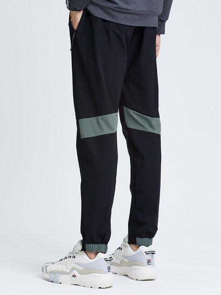 Zsebes férfi nadrág yes színben